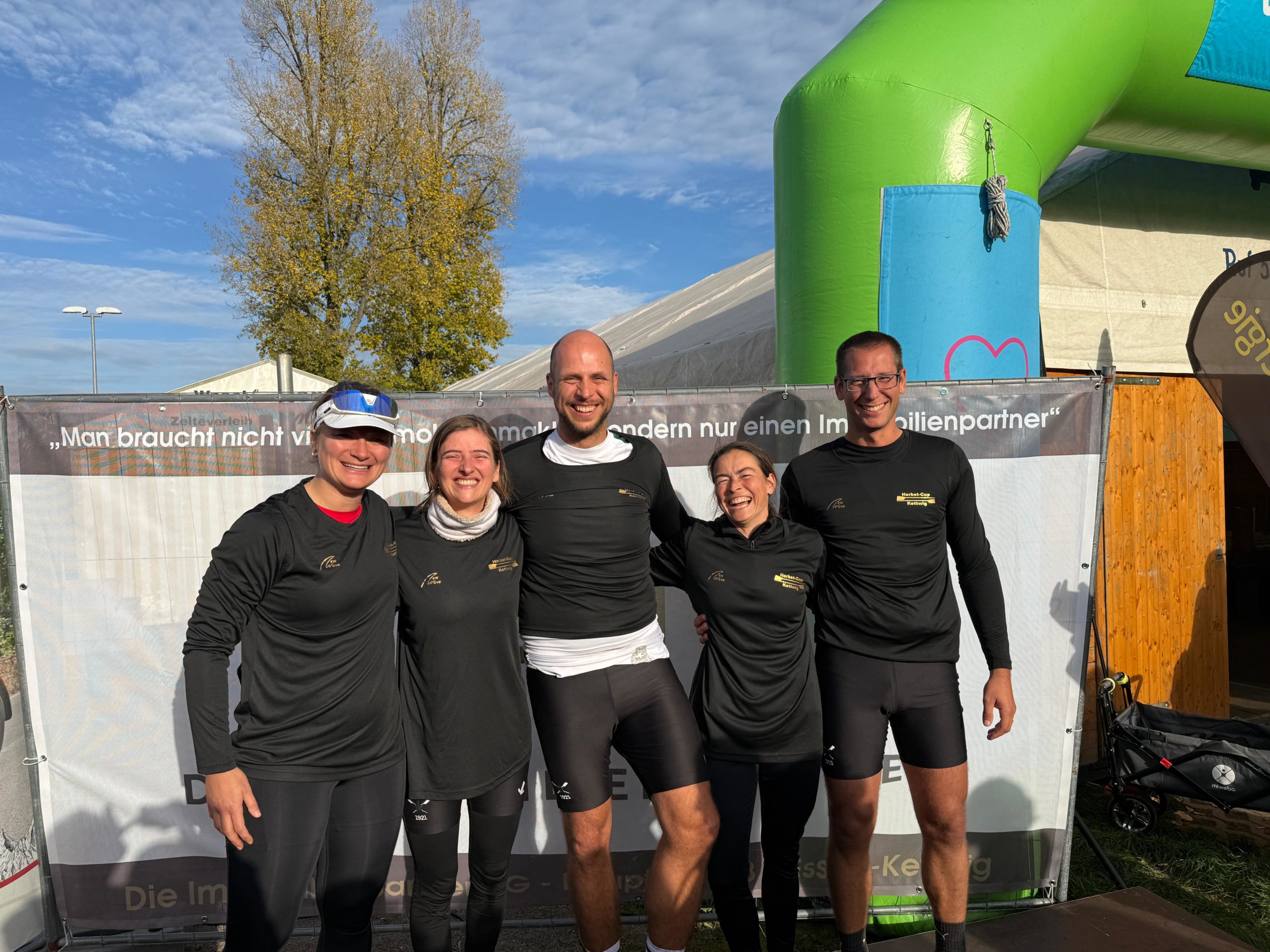 Gewinnerteam auf dem Podium